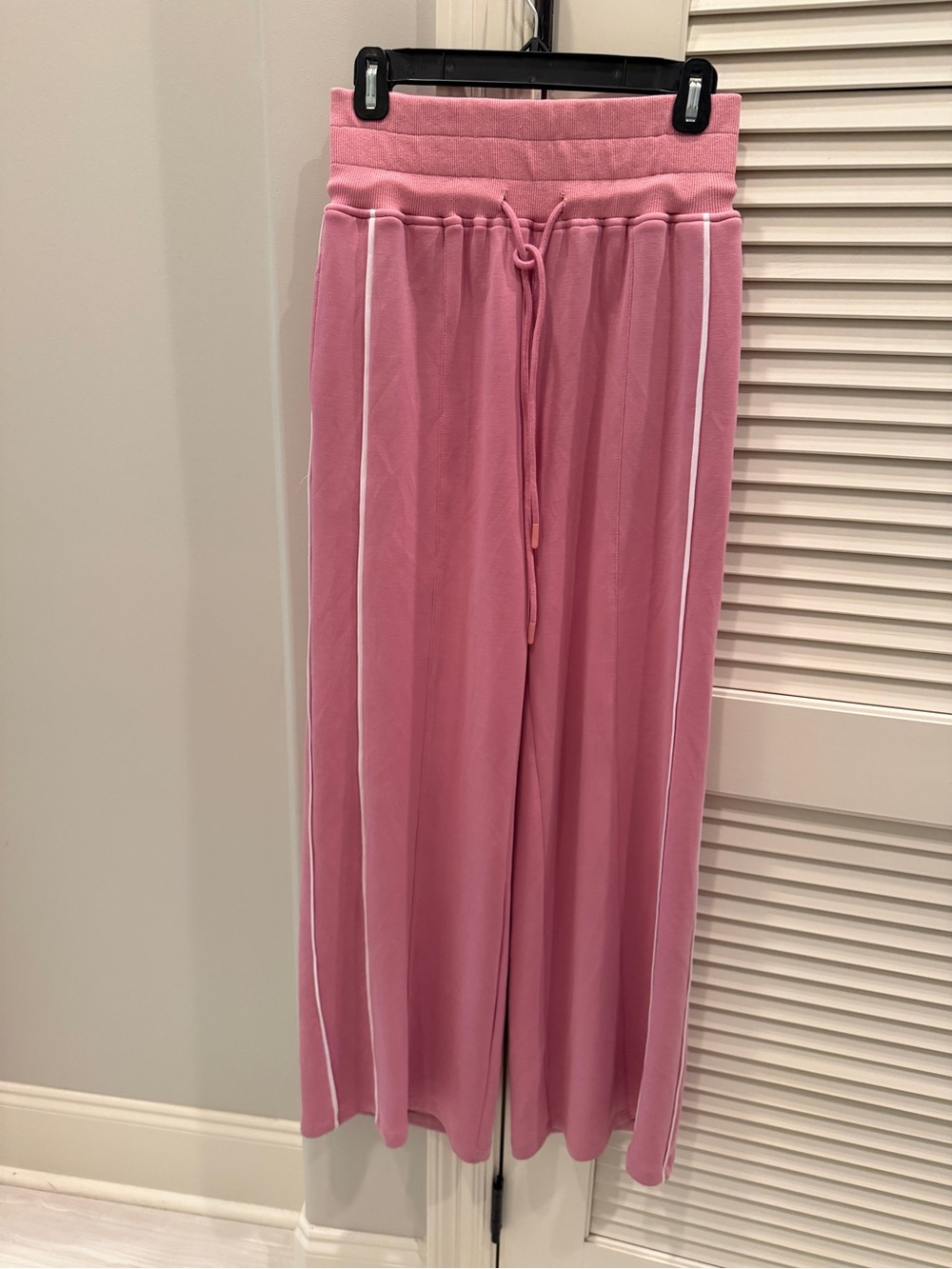 Umgee Dusty Pink Wide-Leg Joggers with White Side Stripes - Picture 1 of 3